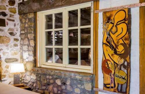 Tragilos House | Roxani Aqua Bliss - Serene Garden Getaway