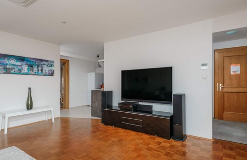 Stare Mesto Apartment | ROY 2 bdr Apartment with Prague Castle View, Parking & A/C