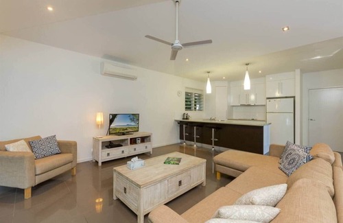 Wongaling Beach House | Roya on Mission