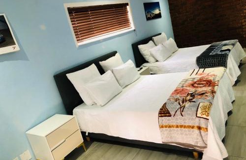 Zeerust Bed & Breakfast | Royal BNB and SPA
