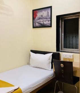 Marol Bed & Breakfast | Royal Cabin Stay