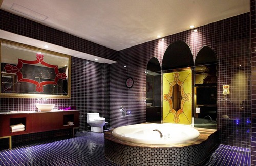 Cianjhen District Hotel | Royal Group Motel - Wuyin