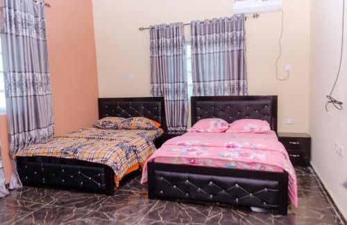 Benin City Apartment | Royal Guests Holiday Lets - Amazing Quiet House near Ramat Park