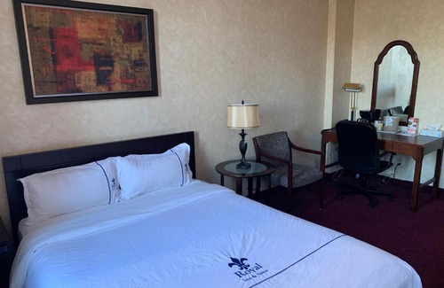 Guelph Hotel | Royal Inn and Suites at Guelph