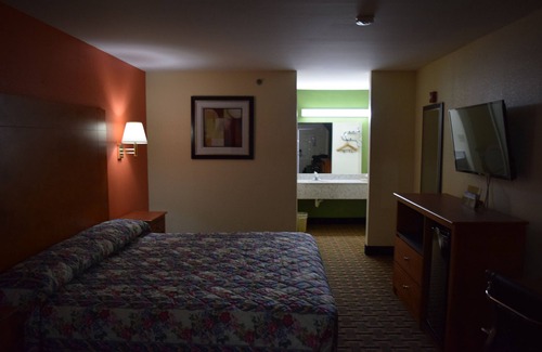 Douglasville Hotel | Royal Inn Douglasville