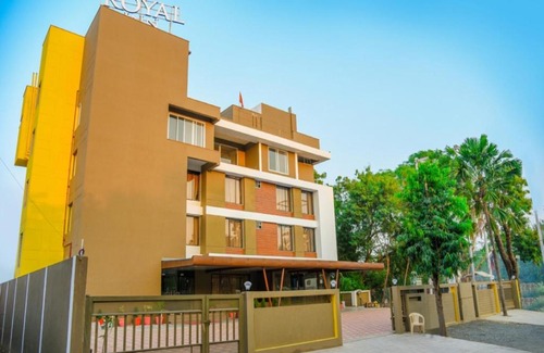 Khandwa Hotel | Royal Inn