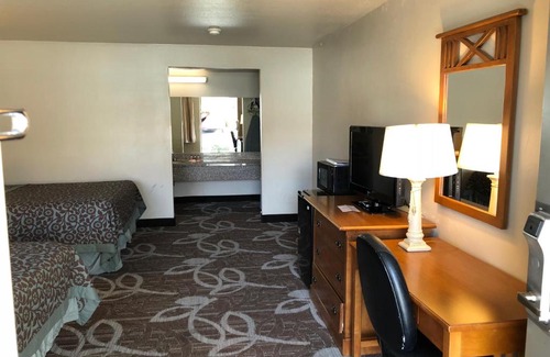 Carterville Hotel | Royal Inn Provo
