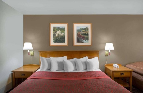 Carterville Hotel | Royal Inn Provo