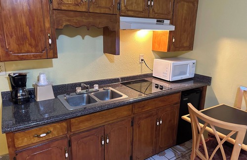 Fort Mc Clellan Hotel | Royal Inn