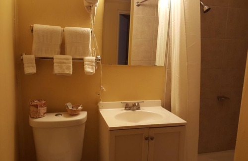 Early Hotel | Royal Inn