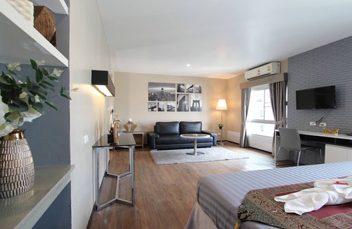 Bang Sao Thong Hotel | Royal King Suite