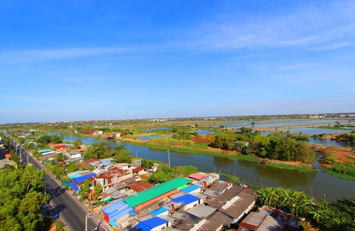 Bang Sao Thong Hotel | Royal King Suite