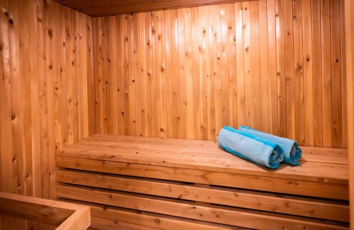 Sainte-Agathe-des-Monts Ski Chalet | Royal Luxury for 2