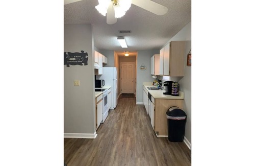 Albany House | Royal Living 2 Min. from ABY Airport in S/Ga