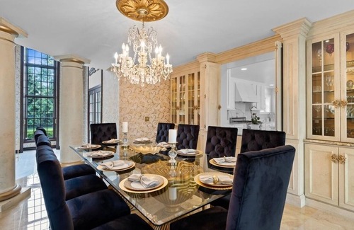 St. Charles House | Royal Mansion and gorgeous Venue on the Fox River