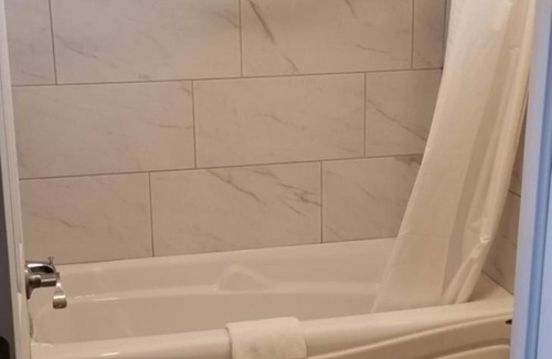 Napanee Hotel | Royal Napanee Inn