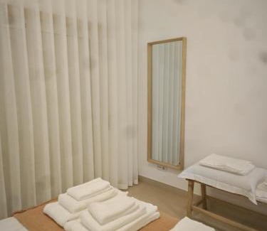 Canada Apartment | Royal Natur T1 by YHA
