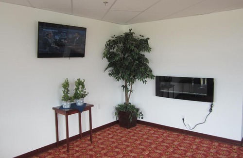 Mackenzie Hotel | Royal Oak Inn and Suites & RV Park