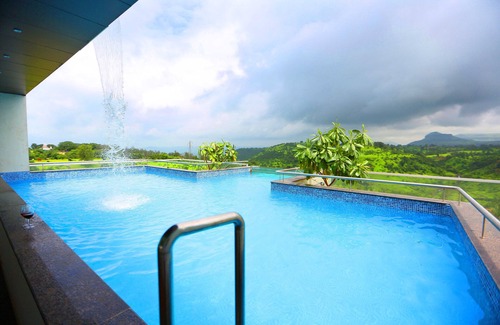 Khodala Villa | Royal Oakwood Villa by Shiloh Stay