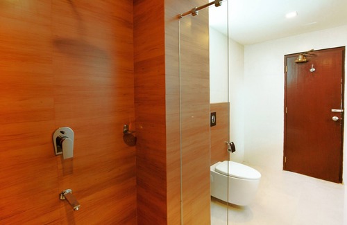 Kannur Hotel | Royal Omars