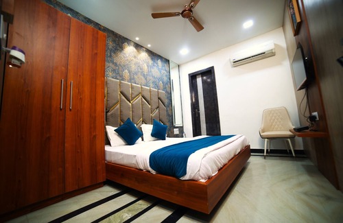 Bhiwani Hotel | Royal Palace