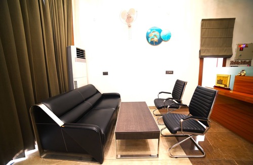 Bhiwani Hotel | Royal Palace