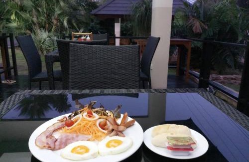 Ban Chang Hotel | Royal Place Banchang