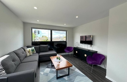 Royal Oak Apartment | Royal Residency - 3BR Apartment