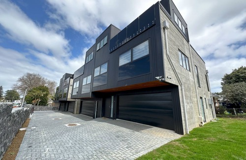 Royal Oak Apartment | Royal Residency