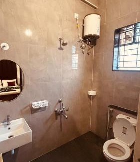 Vadanemelli Hotel | Royal Retreat