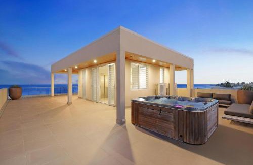 The Entrance North House | Royal Retreat Luxury Beachfront View