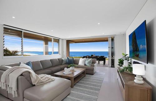The Entrance North House | Royal Retreat Luxury Beachfront View