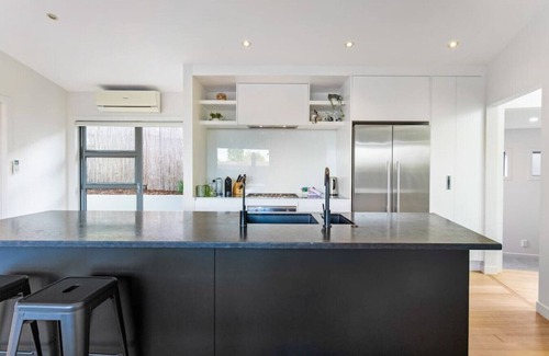 Massey House | Royal Ridge with seaview, deck and parking