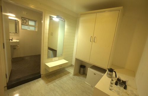 Domlur Hotel | Royal Shades