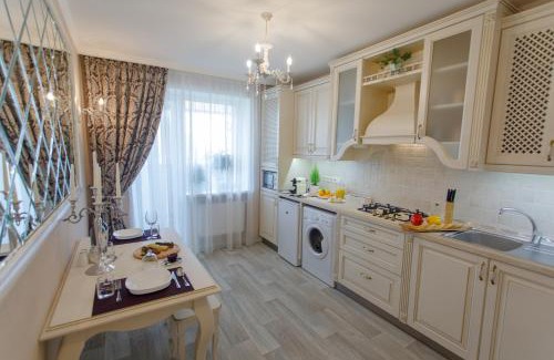 Zarichnyi District Apartment | Royal Suite Apartment with Jacuzzi