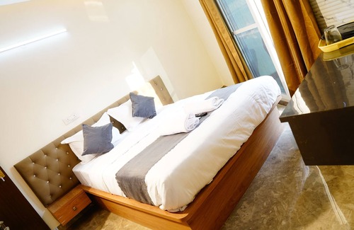 Bellandur Hotel | Royal Suites