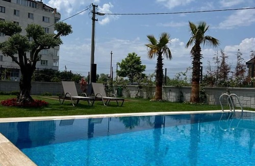 Cinarcik Apartment | Royalova Hotel