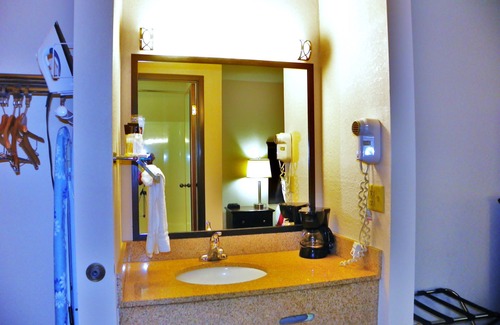 Upper Sandusky Hotel | Royalton Inn & Suites