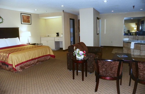 Upper Sandusky Hotel | Royalton Inn & Suites