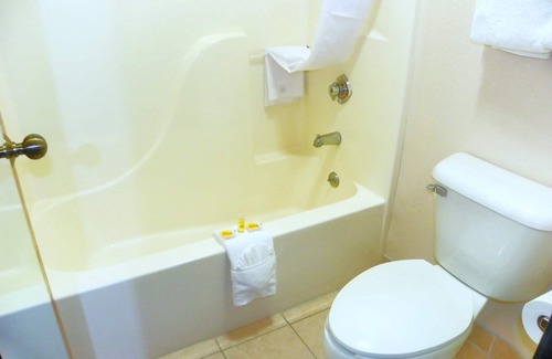 Upper Sandusky Hotel | Royalton Inn & Suites