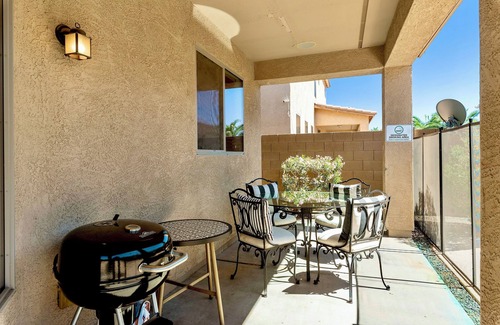 Sunset Farms House | Royalty in Black & White w/Pool, 11 BED & Games & Events Allowed