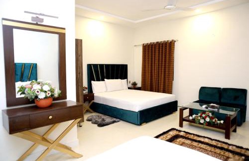 Johar Town Hotel | Royalz Hotel