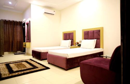 Johar Town Hotel | Royalz Hotel