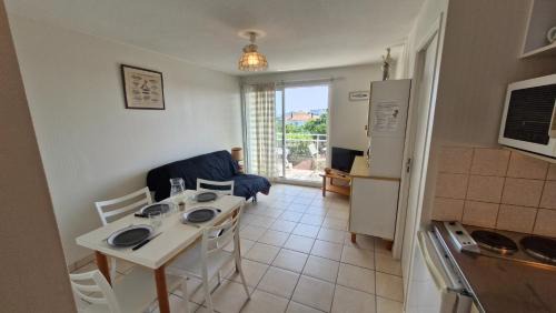 Pontaillac Apartment | Royan - APPARTEMENT VUE MER - proximité plage et parking privatif