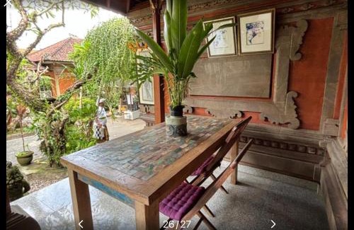 Batuan House | Royen Balinese Family Guest House- Traditional Batuan Homestay