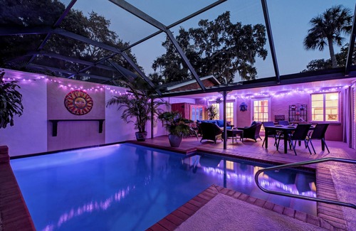 Indian Beach Sapphire Shores Apartment | ROYS PLACE Romantic/Private Near Downtown and Beaches. Private Heated Pool!