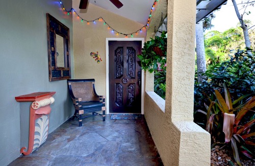 Indian Beach Sapphire Shores Apartment | ROYS PLACE Romantic/Private Near Downtown and Beaches. Private Heated Pool!