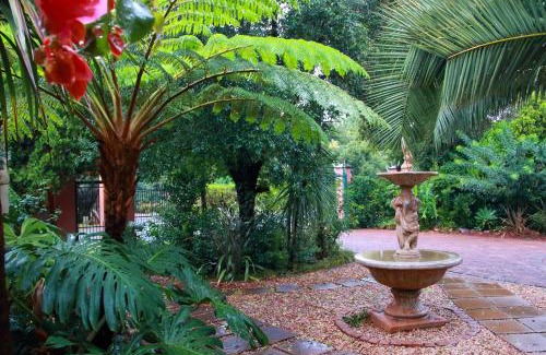 Lyttelton Manor Bed & Breakfast | Rozendal Guest House