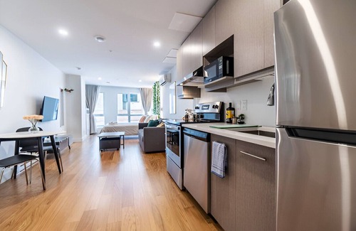 Chinatown Apartment | Rozenhaus Montréal