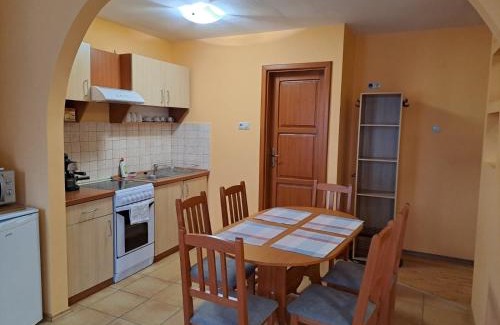Gyula Apartment | Rozmaring Apartmanok